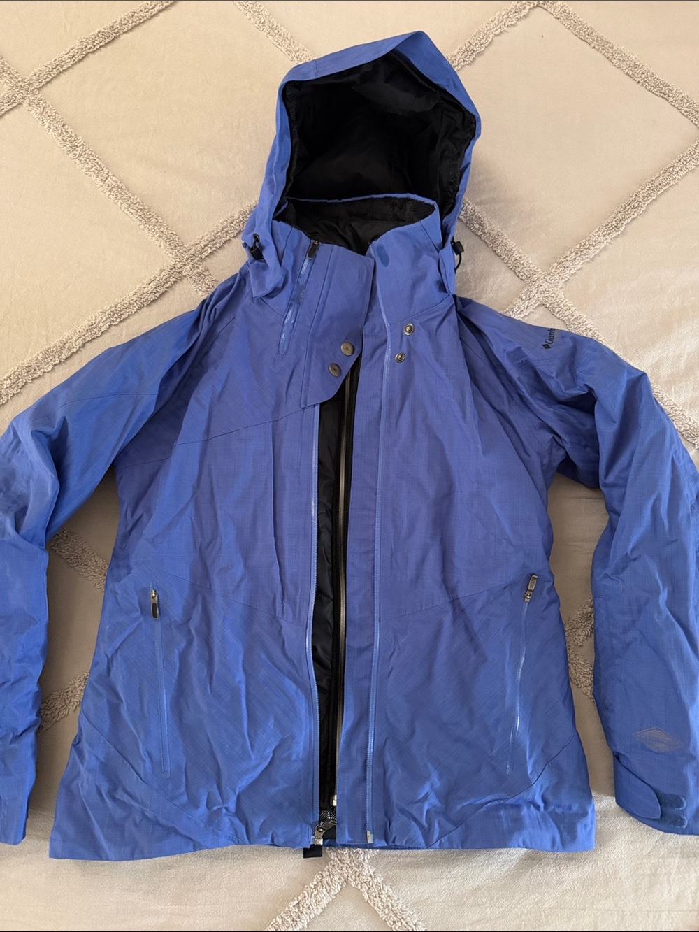 Columbia Women’s Omni-tech Blue Ski Jacket- Medium
